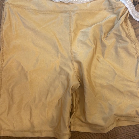 WEWOREWHAT GOLD BIKE SHORT - Picture 5 of 7